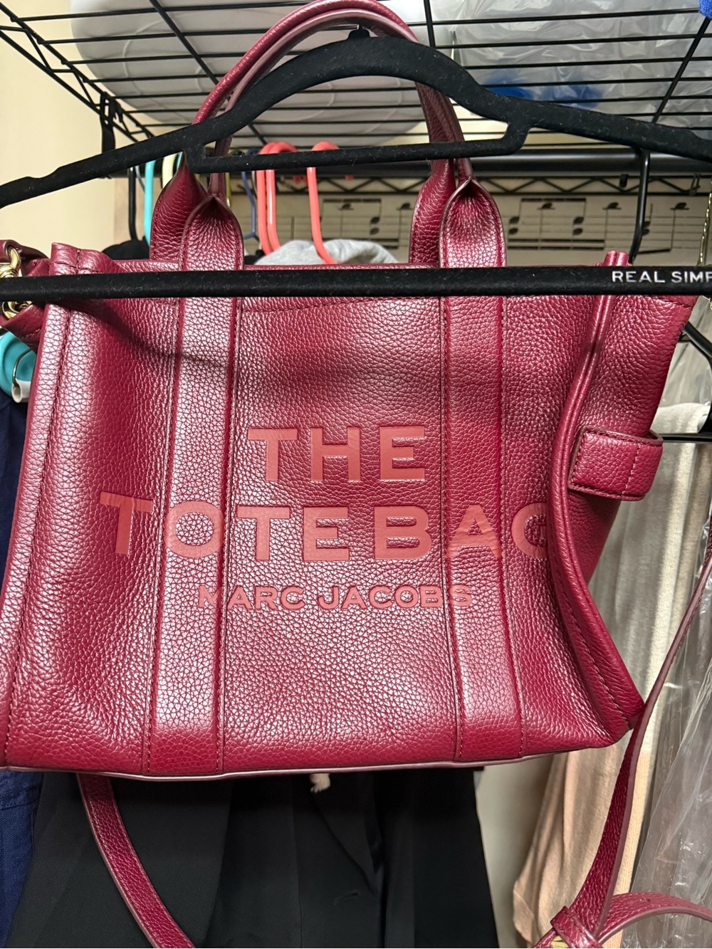 Marc Jacobs Berry Leather 'The Tote Bag' Tote
